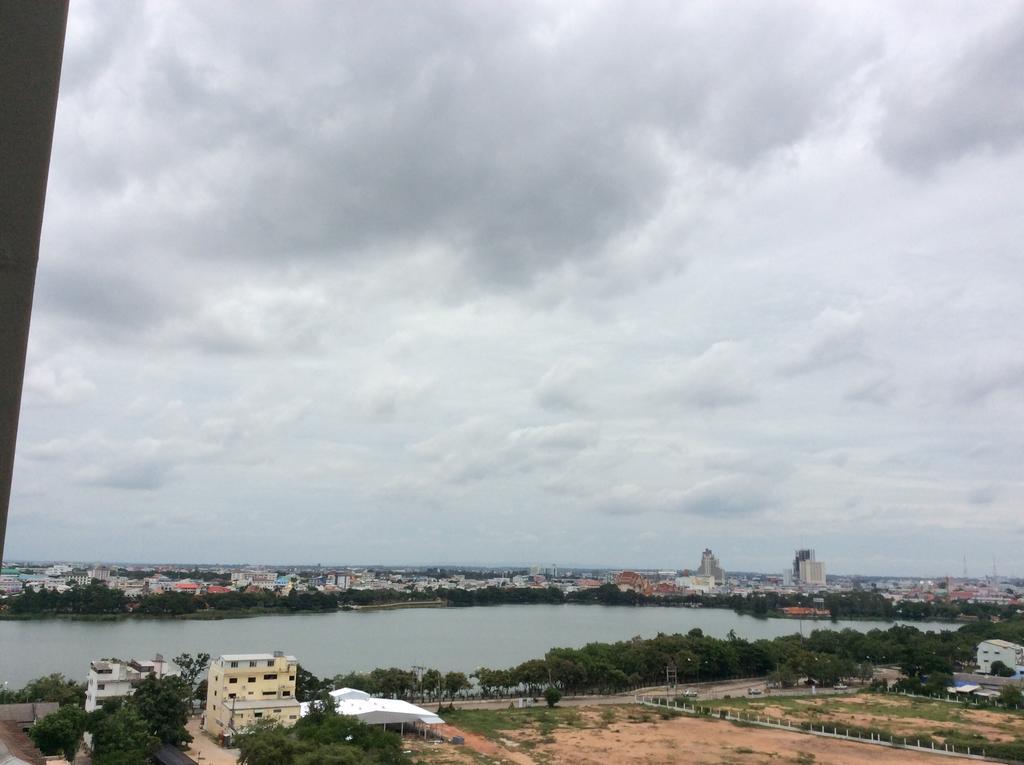 Himawari at condominium Khon Kaen Cameră foto